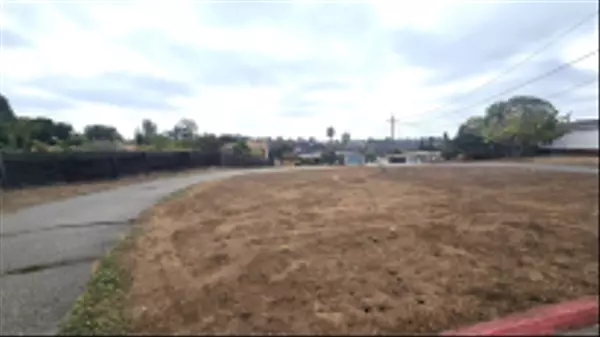 Vista, CA 92083,233 Hill Dr