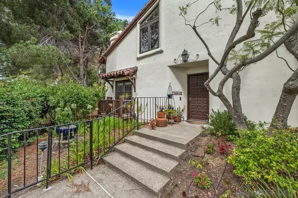 La Jolla, CA 92037,8696 Villa La Jolla Drive #6
