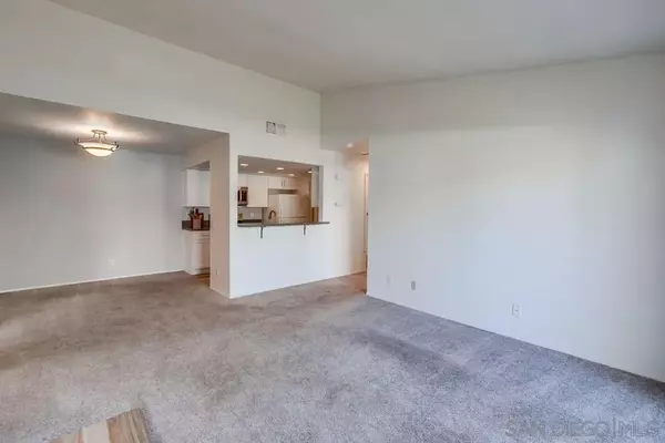 San Diego, CA 92129,9458 Twin Trails Dr #205