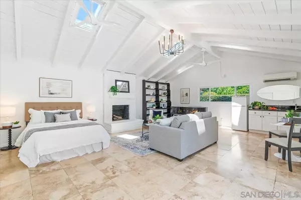 Santa Ana, CA 92706,2602 N Louise