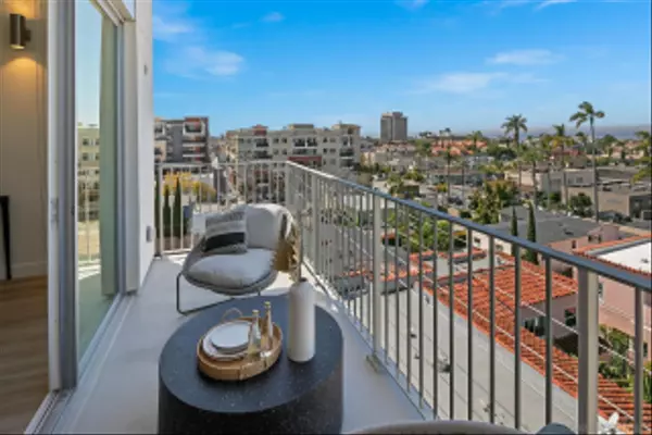 San Diego, CA 92103,3740 5th Avenue
