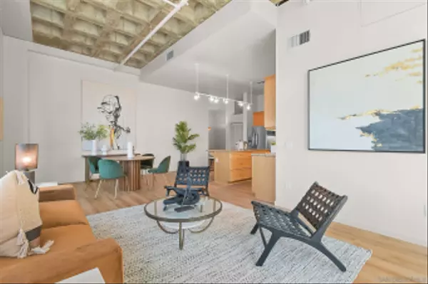 San Diego, CA 92103,3211 5th Ave #203