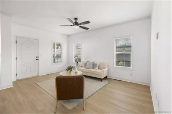 Carlsbad, CA 92011,7025 San Bartolo St ##42