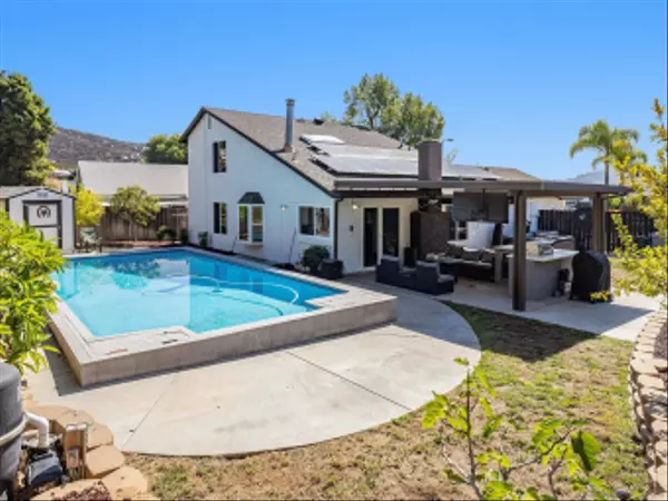 10410 Bosque Dr., Lakeside, CA 92040