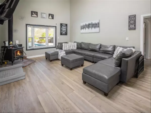 Lakeside, CA 92040,10410 Bosque Dr.