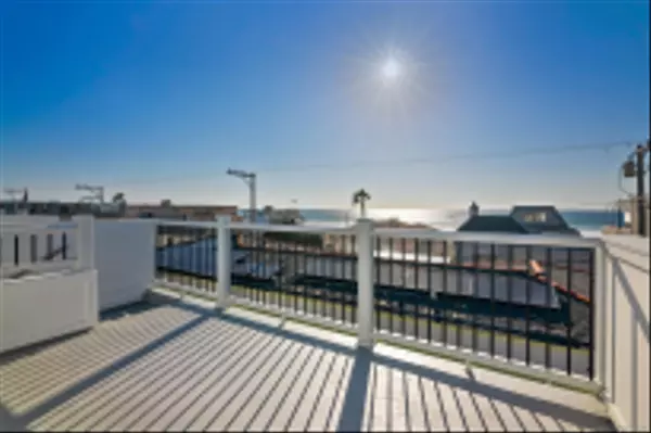 San Diego, CA 92109,722 Nantasket Ct