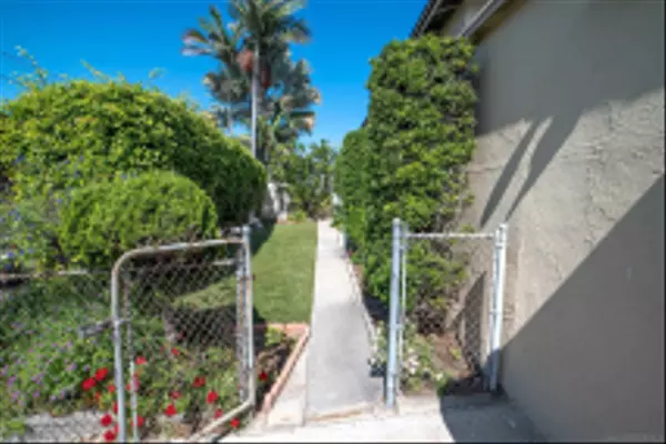 San Diego, CA 92109,4733 Ingraham St.