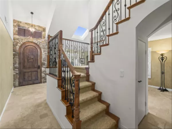 Carlsbad, CA 92009,6502 La Paloma St.