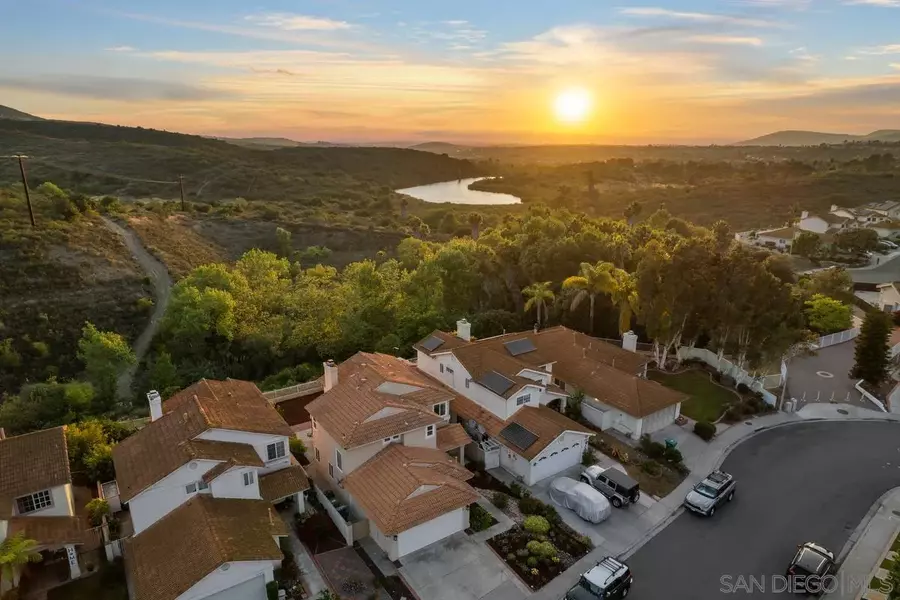 10832 Avenida De Los Lobos, San Diego, CA 92127