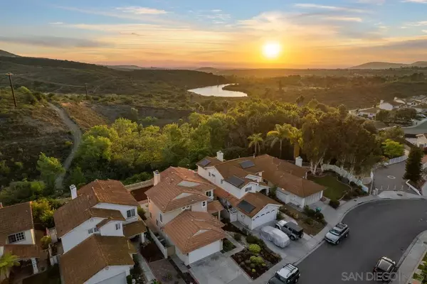 10832 Avenida De Los Lobos, San Diego, CA 92127