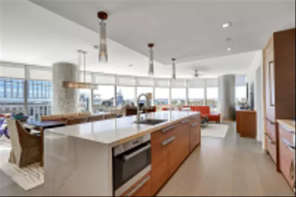 San Diego, CA 92101,888 W E St #502