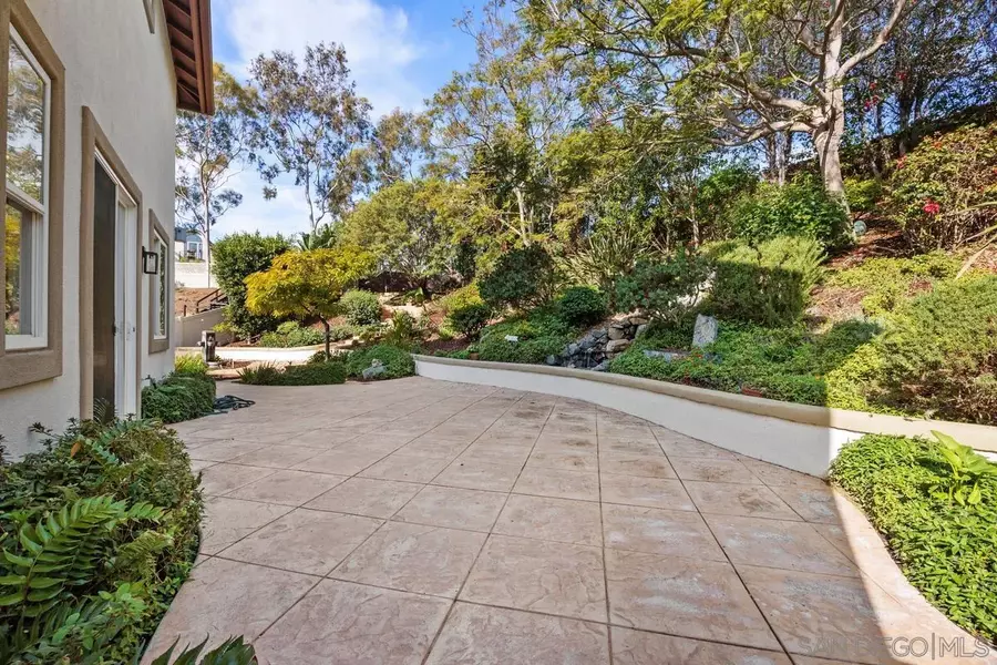 1090 Alexandra Ln, Encinitas, CA 92024
