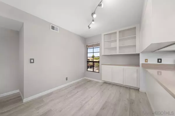 Escondido, CA 92025,440 W Citracado Parkway #16