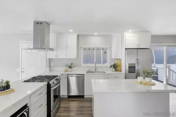 Carlsbad, CA 92011,7023 San Bartolo Street #41