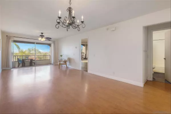 San Diego, CA 92117,2514 Clairemont Drive ##306