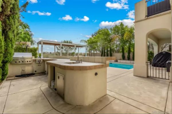 San Diego, CA 92130,5582 Valerio Trl