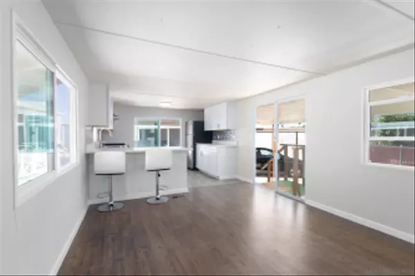 Chula Vista, CA 91910,677 G ST #103.5