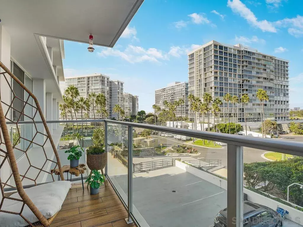Coronado, CA 92118,1830 Avenida Del Mundo #403