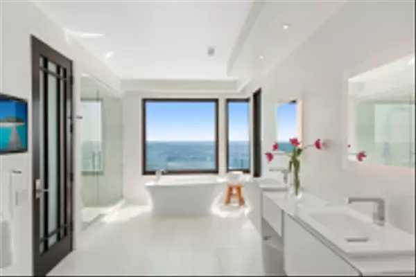 La Jolla, CA 92037,5850 Camino De La Costa