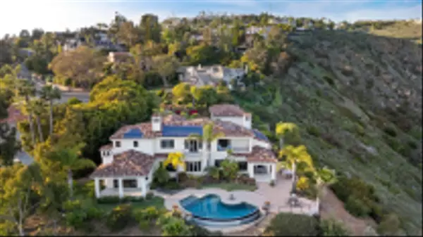 Carlsbad, CA 92009,2922 Managua Place