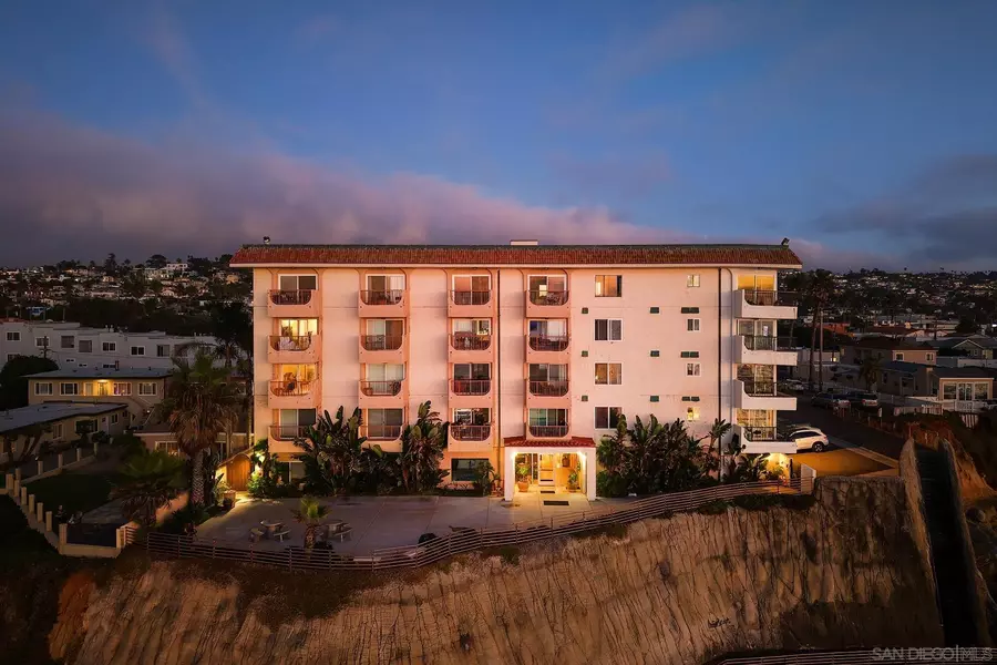 4878 Pescadero Ave #103, San Diego, CA 92107