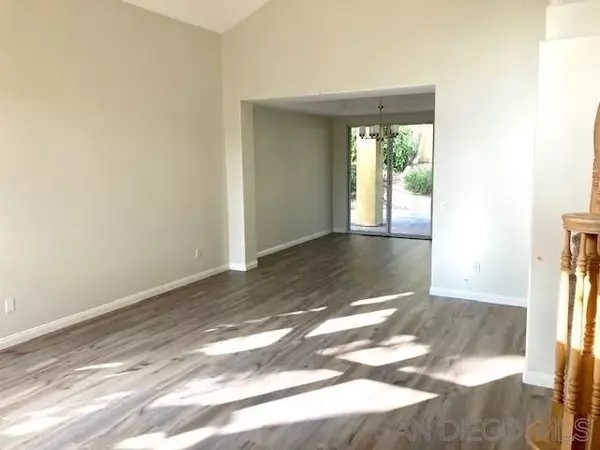 San Diego, CA 92130,4516 Mercurio St