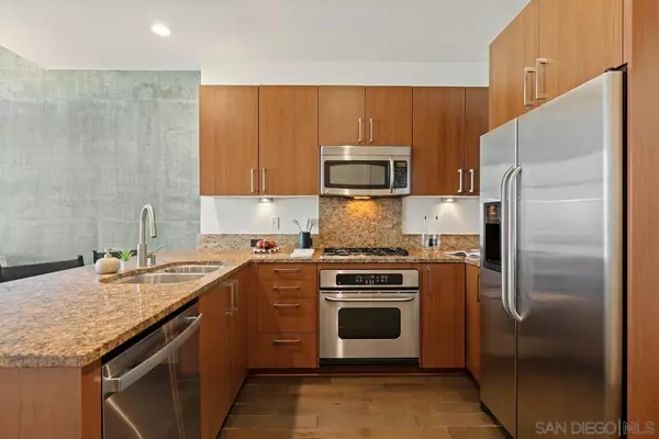 San Diego, CA 92101,800 The Mark #2103