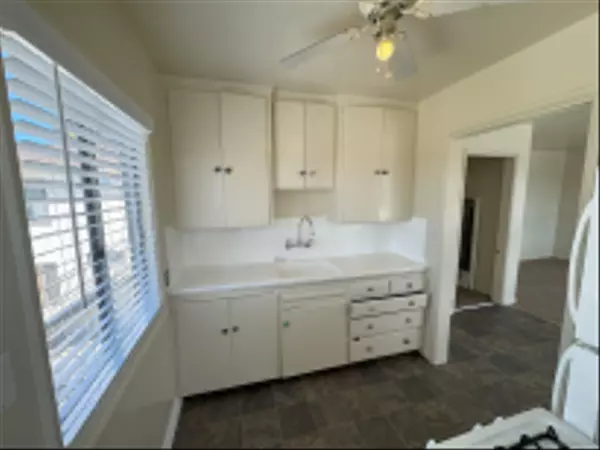 San Diego, CA 92106,1537 Rosecrans St #H