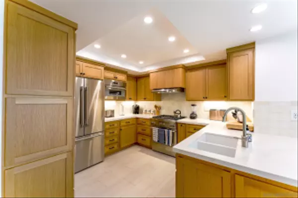 Coronado, CA 92118,101 Kingston Court West