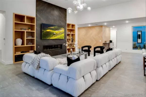 San Diego, CA 92130,5384 Aurora Summit Trl