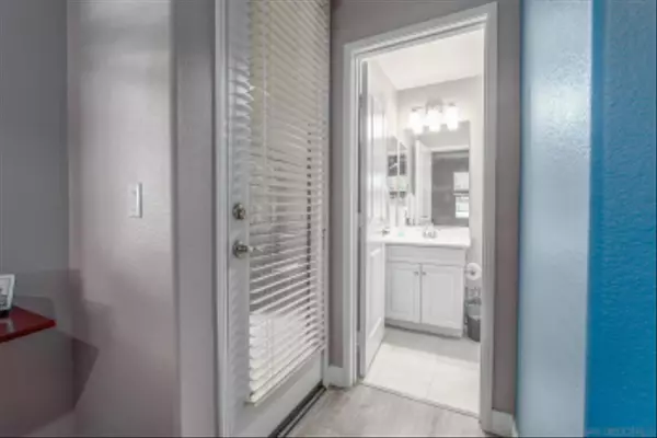 Chula Vista, CA 91913,1883 Aquamarine Ct #7