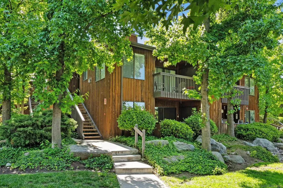 Alpine, CA 91901,2157 Arnold Way #312
