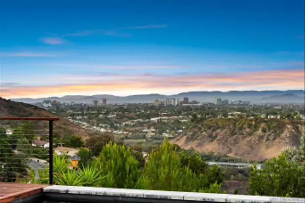 La Jolla, CA 92037,5745 Soledad Mountain Road