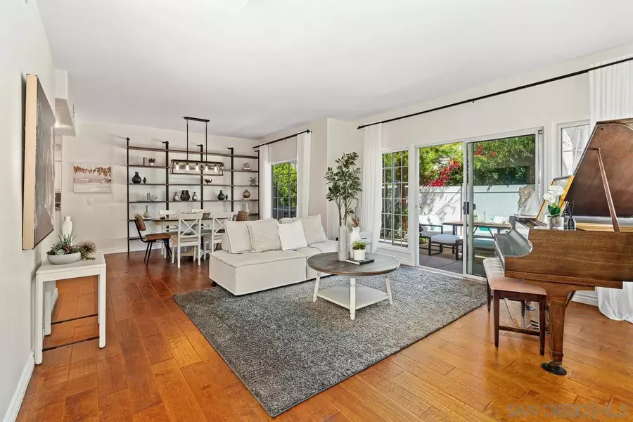 8619 Via Mallorca #C, La Jolla, CA 92037