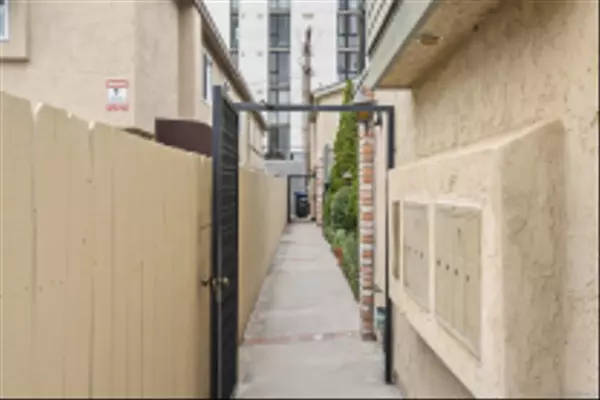 San Diego, CA 92103,4086 Georgia St #4