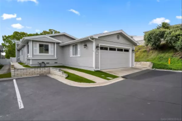 4465 Topaz Ln, Oceanside, CA 92056