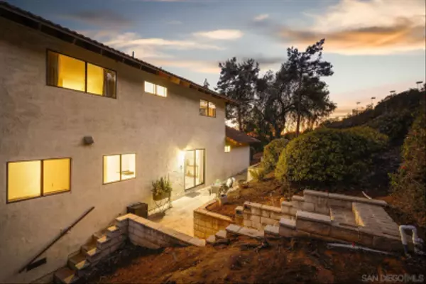 Escondido, CA 92027,1228 Sheridan Ave