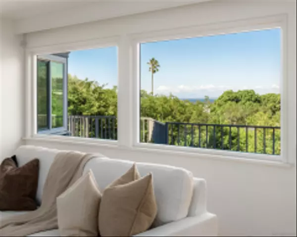La Jolla, CA 92037,7850 Roseland Dr
