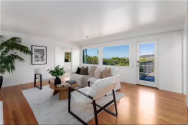 La Jolla, CA 92037,7850 Roseland Dr