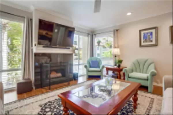 San Diego, CA 92109,1775 Diamond St #220