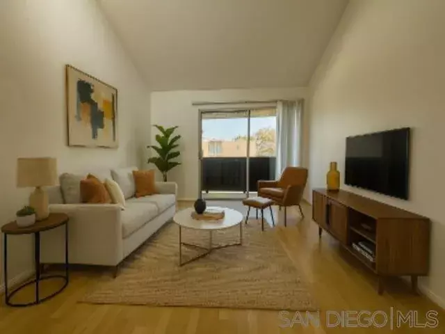 San Diego, CA 92123,3454 Castle Glen Dr #216
