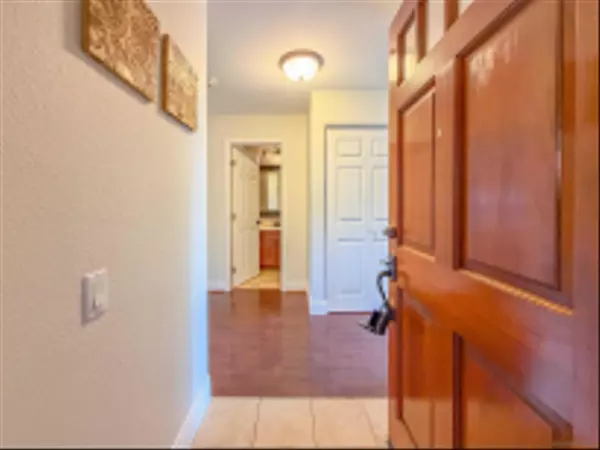 La Jolla, CA 92037,3167 Via Alicante #242