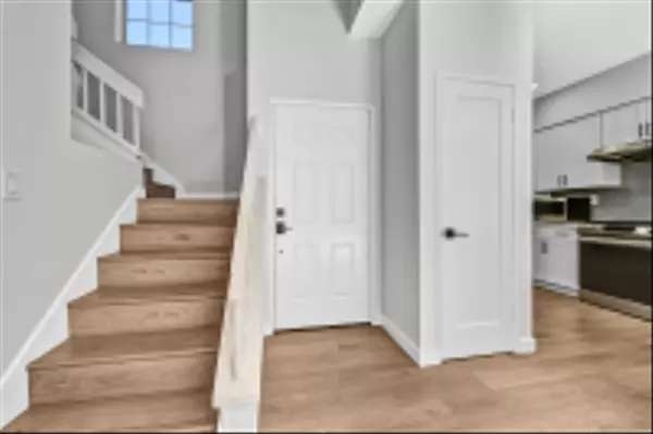 San Diego, CA 92130,3829 Creststone Pl