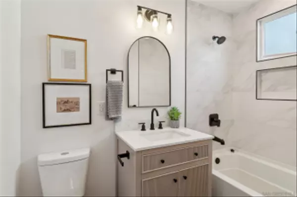 San Diego, CA 92102,924 25th Street