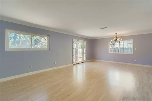 Carlsbad, CA 92008,3245 Valley Street
