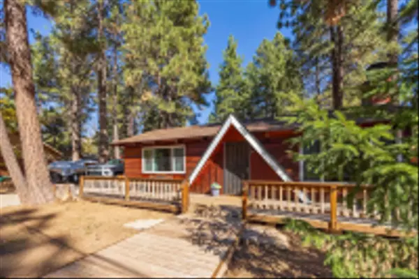 936 Wendy Ave, Big Bear City, CA 92314