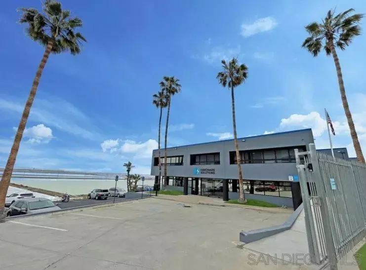 1690 W Frfontage Rd., Chula Vista, CA 91911