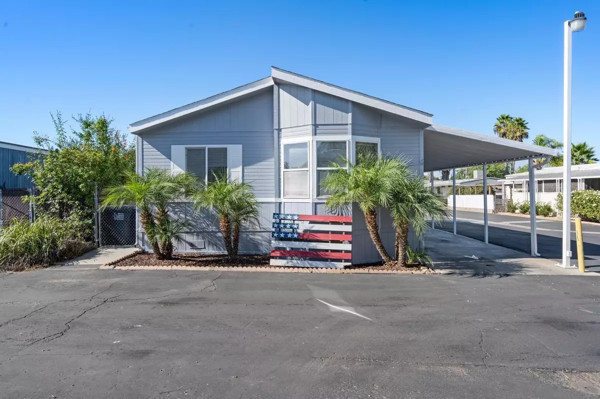 Ramona, CA 92065,1537 H St #Spc 5