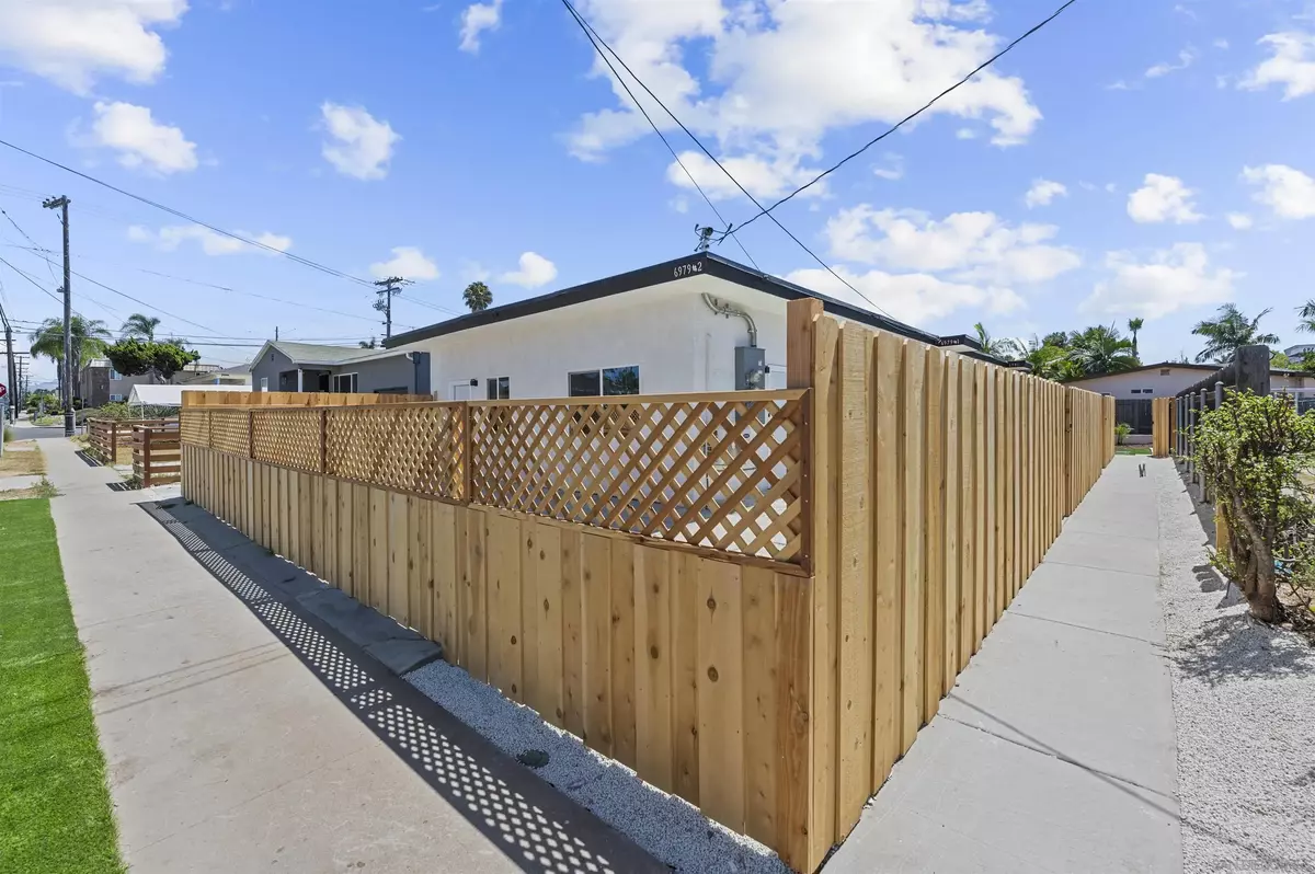 San Diego, CA 92115,6979-81 Amherst