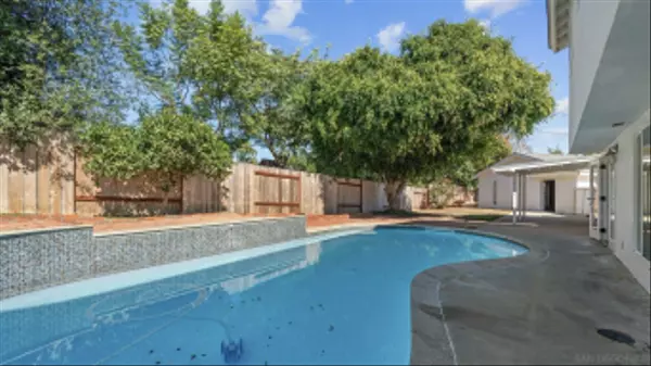 Encinitas, CA 92024,402 Parkwood Ln